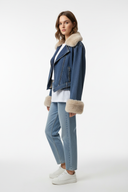 Πλαϊνή όψη με μοντέλο