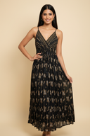 Μαύρο Πλισέ Φόρεμα με Χρυσά Paisley Κεντήματα