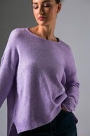 Ασύμμετρο πλεκτό λαιμόκοψη